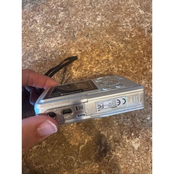 Polaroid a300 digital camera for parts - Picture 4 of 5